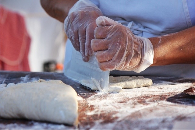 preparazione del pan fritto a Rollo, Liguria, Festa delle Erbe, #visitriviera
